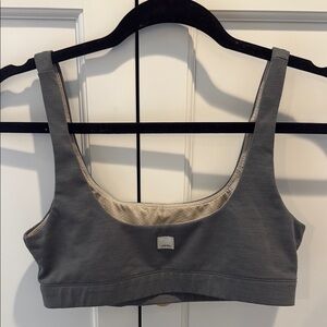 Vuori ribbed sports bra, size M